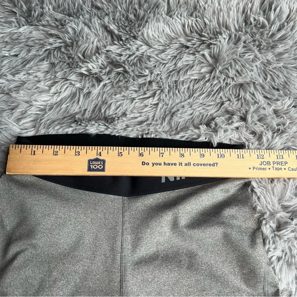 Nike Pro Leggings Womens Small Cropped Active Workout Yoga Gray Black